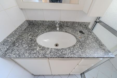 Banheiro de apartamento para alugar com 2 quartos, 40m² em Bela Vista, São Paulo