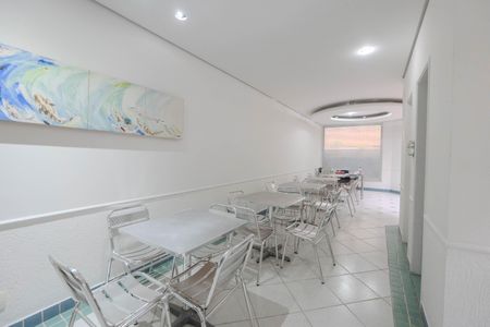 Apartamento para alugar com 40m², 2 quartos e 1 vaga Apartamento para alugar com 40m², 2 quartos e 1 vagaÁrea comum - Salão de festas