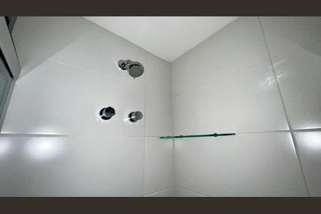 Apartamento para alugar com 70m², 2 quartos e 1 vaga Apartamento para alugar com 70m², 2 quartos e 1 vagaBanheiro da Suíte