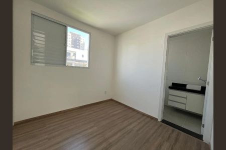 Quarto de apartamento para alugar com 2 quartos, 56m² em Buritis, Belo Horizonte
