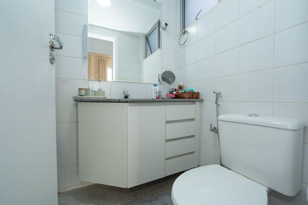 Apartamento à venda com 78m², 2 quartos e 2 vagas Apartamento à venda com 78m², 2 quartos e 2 vagasBANHEIRO2