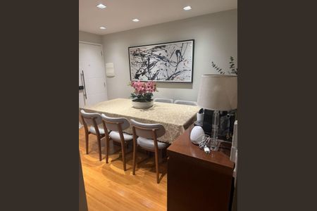 Apartamento à venda com 55m², 2 quartos e 1 vaga Apartamento à venda com 55m², 2 quartos e 1 vagaSala