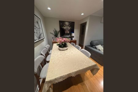 Apartamento à venda com 55m², 2 quartos e 1 vaga Apartamento à venda com 55m², 2 quartos e 1 vagaSala
