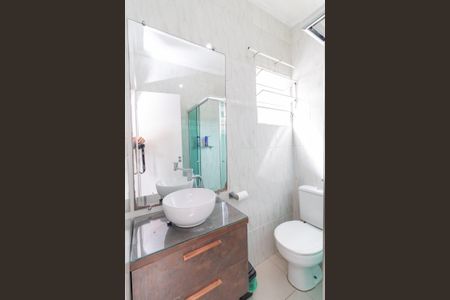 Casa à venda com 126m², 2 quartos e 2 vagas Casa à venda com 126m², 2 quartos e 2 vagasBanheiro Quarto 1 - Suíte