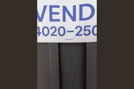 Casa à venda com 126m², 2 quartos e 2 vagas Casa à venda com 126m², 2 quartos e 2 vagasPlaquinha BALD-400