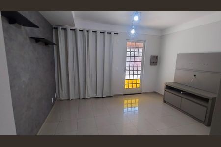 Sala de casa de condomínio para alugar com 2 quartos, 60m² em Parque Villa Flores, Sumaré