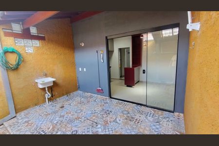 Casa de condomínio para alugar com 60m², 2 quartos e 1 vagaÁrea de serviço
