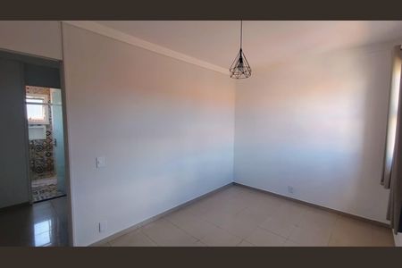Sala de casa de condomínio para alugar com 2 quartos, 60m² em Parque Villa Flores, Sumaré