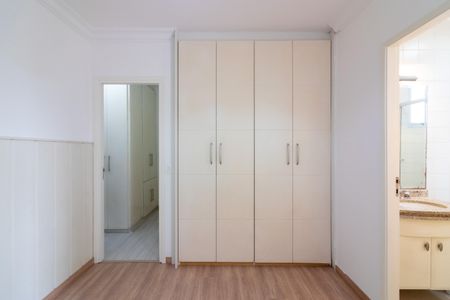 Apartamento para alugar com 82m², 2 quartos e 2 vagas Apartamento para alugar com 82m², 2 quartos e 2 vagasSuíte 2
