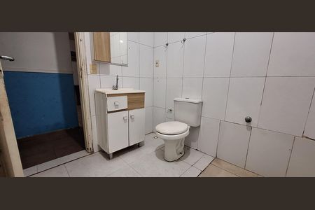 Banheiro Corredor de casa para alugar com 2 quartos, 90m² em Jardim Ana Maria, Santo André