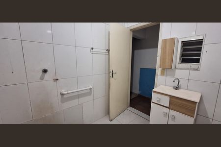 Casa para alugar com 90m², 2 quartos e 1 vaga Casa para alugar com 90m², 2 quartos e 1 vagaBanheiro Corredor