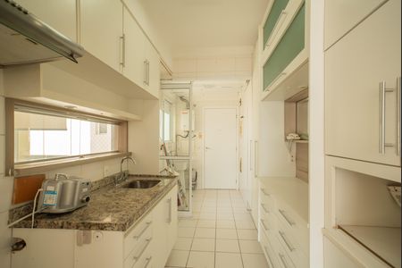 Apartamento à venda com 104m², 2 quartos e 2 vagasCozinha