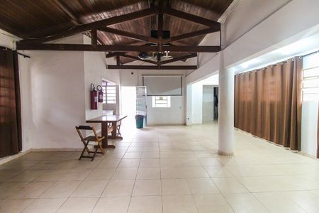 Apartamento para alugar com 45m², 2 quartos e 1 vaga Apartamento para alugar com 45m², 2 quartos e 1 vagaÁrea comum - Salão de festas