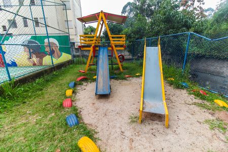 Apartamento para alugar com 45m², 2 quartos e 1 vaga Apartamento para alugar com 45m², 2 quartos e 1 vagaÁrea comum - Playground