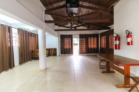 Apartamento para alugar com 45m², 2 quartos e 1 vaga Apartamento para alugar com 45m², 2 quartos e 1 vagaÁrea comum - Salão de festas