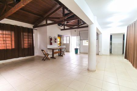 Apartamento para alugar com 45m², 2 quartos e 1 vaga Apartamento para alugar com 45m², 2 quartos e 1 vagaÁrea comum - Salão de festas