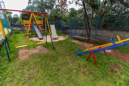 Apartamento para alugar com 45m², 2 quartos e 1 vaga Apartamento para alugar com 45m², 2 quartos e 1 vagaÁrea comum - Playground