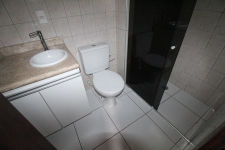 Banheiro de apartamento para alugar com 2 quartos, 56m² em Conjunto Residencial Trinta E Um de Marco, São José dos Campos