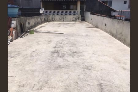 Casa à venda com 200m², 5 quartos e 2 vagas Casa à venda com 200m², 5 quartos e 2 vagasÁrea externa