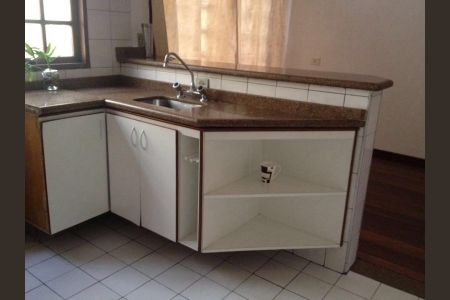 Casa à venda com 200m², 5 quartos e 2 vagas Casa à venda com 200m², 5 quartos e 2 vagasCozinha