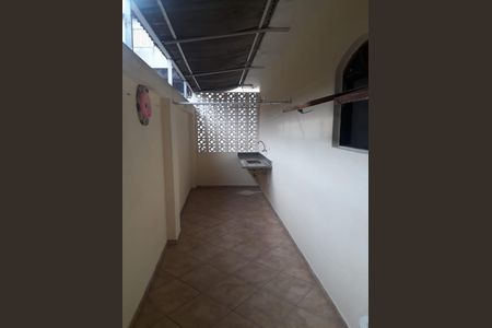 Casa à venda com 200m², 5 quartos e 2 vagas Casa à venda com 200m², 5 quartos e 2 vagasÁrea de serviço