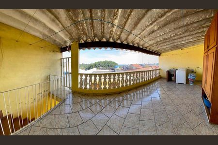 Casa à venda com 200m², 5 quartos e 2 vagas Casa à venda com 200m², 5 quartos e 2 vagasÁrea externa