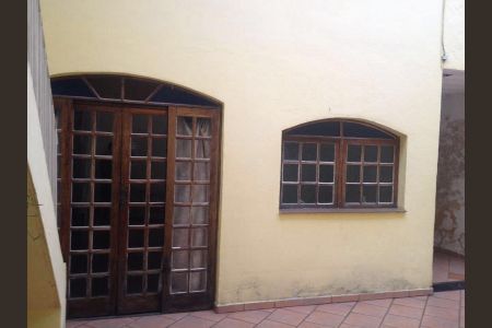 Casa à venda com 200m², 5 quartos e 2 vagas Casa à venda com 200m², 5 quartos e 2 vagasÁrea externa