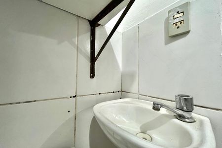 Banheiro de casa para alugar com 1 quarto, 50m² em Vila Campestre, São Paulo