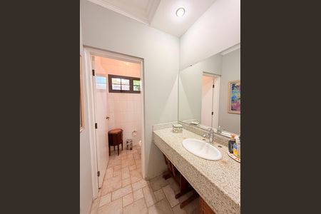 Casa de condomínio para alugar com 660m², 5 quartos e 5 vagasLavabo