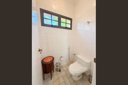 Casa de condomínio para alugar com 660m², 5 quartos e 5 vagasLavabo