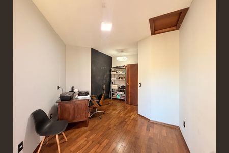 Casa de condomínio para alugar com 660m², 5 quartos e 5 vagasQuarto 3