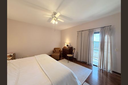 Casa de condomínio para alugar com 660m², 5 quartos e 5 vagasSuíte Master