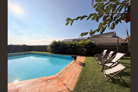 Casa de condomínio para alugar com 660m², 5 quartos e 5 vagasQuintal com piscina e churrasqueira