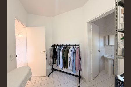 Casa de condomínio para alugar com 660m², 5 quartos e 5 vagasÁrea de Serviço complementar