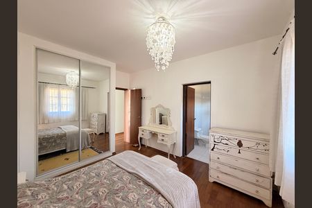 Casa de condomínio para alugar com 660m², 5 quartos e 5 vagasSuíte 2