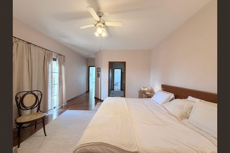 Casa de condomínio para alugar com 660m², 5 quartos e 5 vagasSuíte Master