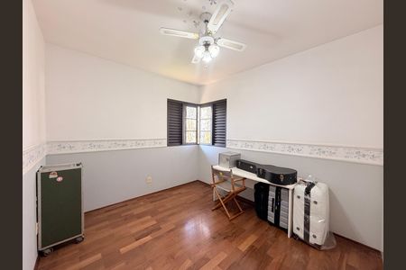 Casa de condomínio para alugar com 660m², 5 quartos e 5 vagasQuarto 4