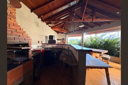 Casa de condomínio para alugar com 660m², 5 quartos e 5 vagasQuintal com piscina e churrasqueira