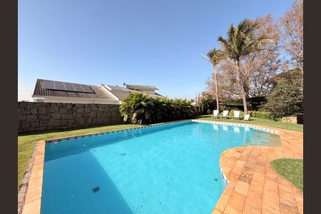 Casa de condomínio para alugar com 660m², 5 quartos e 5 vagasQuintal com piscina e churrasqueira