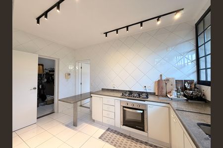 Casa de condomínio para alugar com 660m², 5 quartos e 5 vagasCozinha
