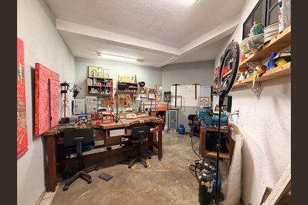 Casa de condomínio para alugar com 660m², 5 quartos e 5 vagasGaragem - oficina