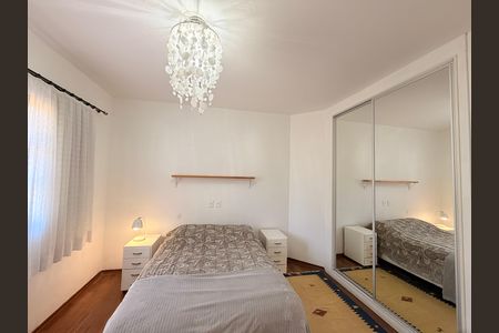 Casa de condomínio para alugar com 660m², 5 quartos e 5 vagasSuíte 2