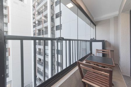 Varanda de kitnet/studio para alugar com 1 quarto, 24m² em Vila Cordeiro, São Paulo