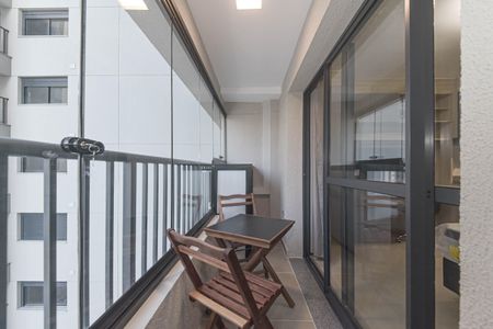 Varanda de kitnet/studio para alugar com 1 quarto, 24m² em Vila Cordeiro, São Paulo