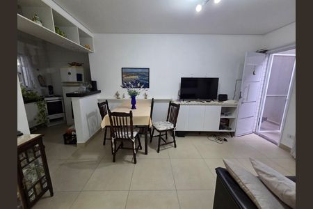 Sala de casa de condomínio para alugar com 2 quartos, 53m² em Guilhermina, Praia Grande