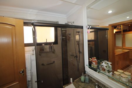 Apartamento à venda com 210m², 4 quartos e 3 vagasQuarto 3 - Banheiro