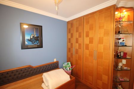 Apartamento à venda com 210m², 4 quartos e 3 vagasQuarto 1