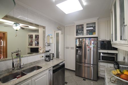 Apartamento à venda com 210m², 4 quartos e 3 vagasCozinha