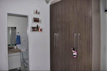 Apartamento à venda com 74m², 3 quartos e 2 vagas Apartamento à venda com 74m², 3 quartos e 2 vagasDetalhe - Quarto 01 com Suíte