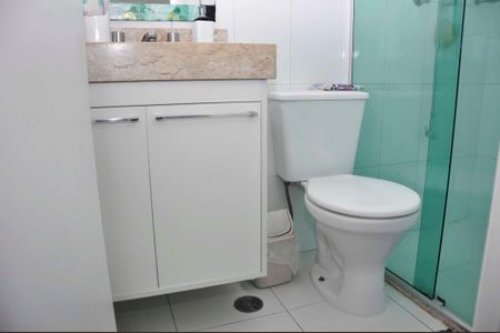 Apartamento à venda com 74m², 3 quartos e 2 vagas Apartamento à venda com 74m², 3 quartos e 2 vagasDetalhe - Suíte